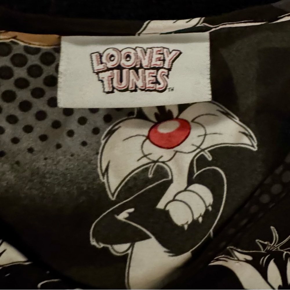 Warner Bros. Looney Tunes Sylvester and Tweety Bird Scrub Top. - Picture 2 of 8